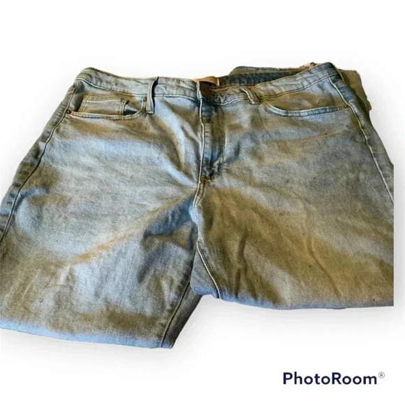 Universal Thread Womens light Blue Jeans Size 18/34 regular - Picture 2 of 5